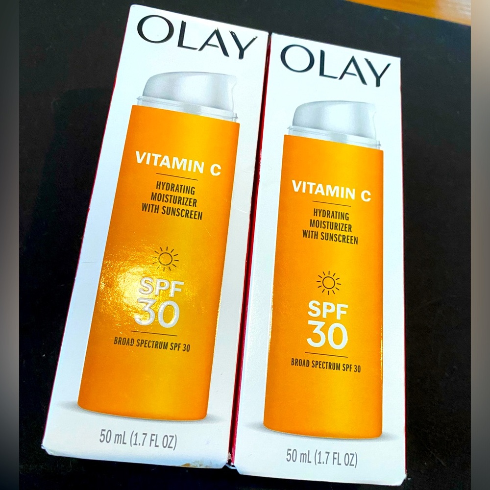 Olay Vitamin C Moisturizer with Sunscreen, 2 Bottles